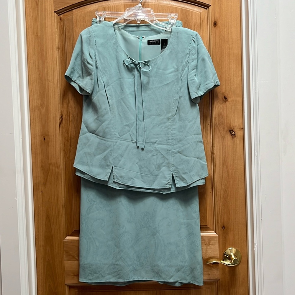 Liz Claiborne two piece skirt set